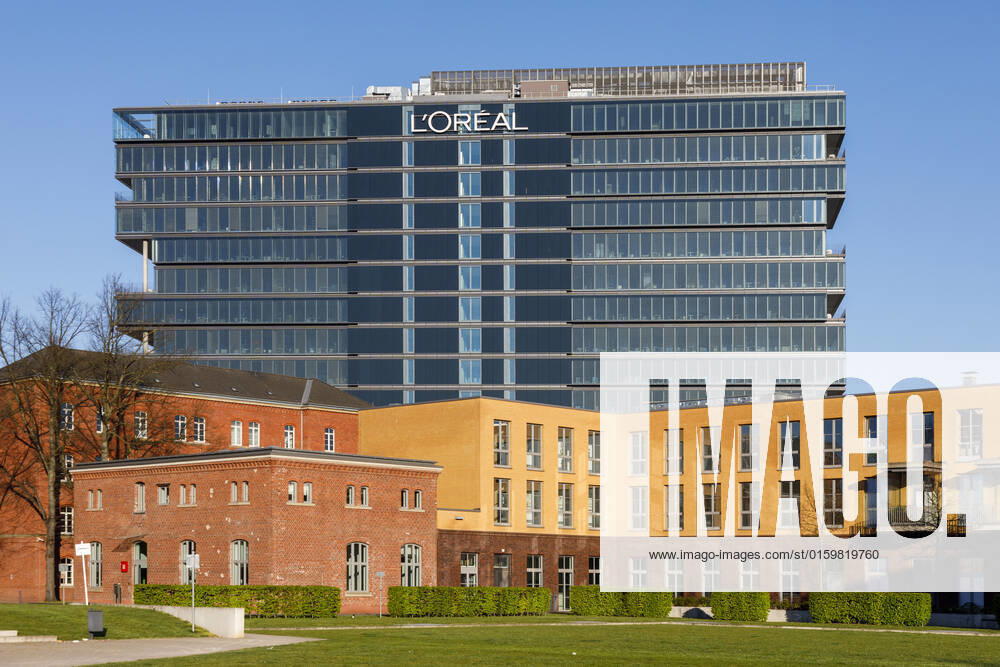 Headquarters LÂ OREAL Germany in Düsseldorf, next to the Platz der Ideen on the site of the Ulanenkaserne, residential and commercial district