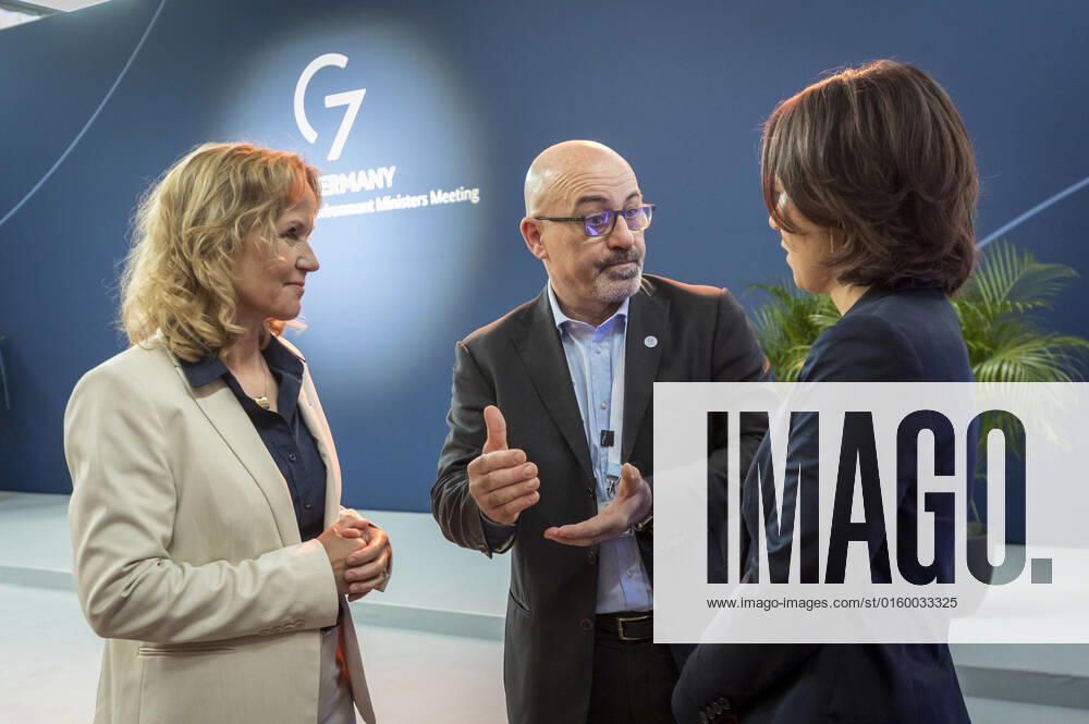 Annalena Baerbock R, Buendnis 90 Die Gruenen , Federal Minister of Foreign Affairs, Steffi Lemke Buendnis 90 Die Gruenen , Federal Minister for the Environment, Nature Conservation, Nuclear Safety and Consumer Protection, and the Italian Minister of Energy Roberto Cingolani at the Conference of Climate Protection, Energy a