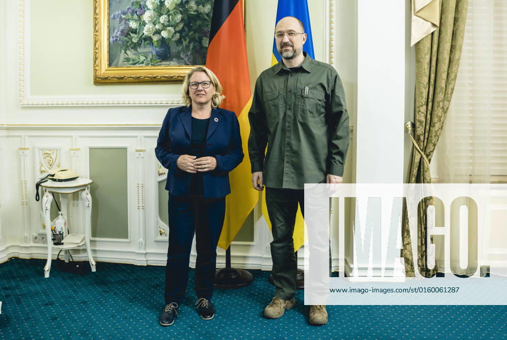 German Development Minister Svenja Schulze SPD meets Denys Shmyhal, Prime Minister of Ukraine Kiev, 27 05 2022 Kiev Ukraine