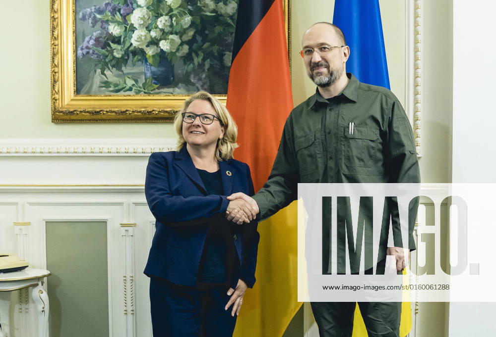 German Development Minister Svenja Schulze SPD meets Denys Shmyhal, Prime Minister of Ukraine Kiev, 27 05 2022 Kiev Ukraine