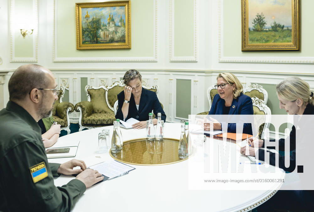 German Development Minister Svenja Schulze SPD meets Denys Shmyhal, Prime Minister of Ukraine Kiev, 27 05 2022 Kiev Ukraine