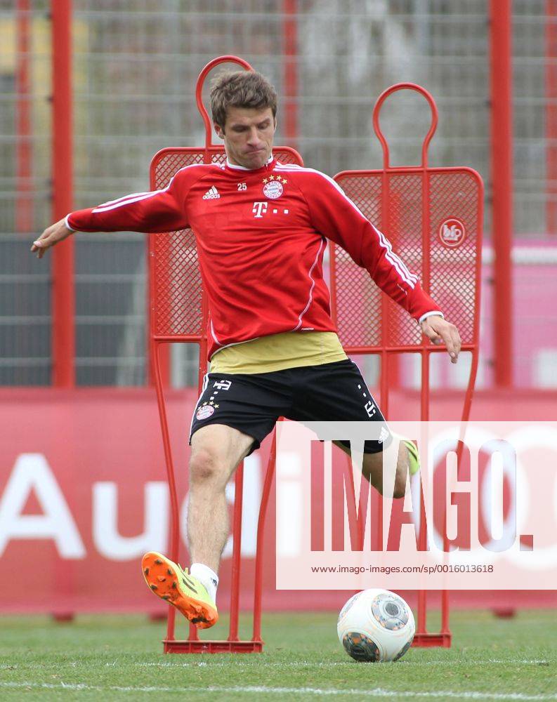 FC Bayern Training, Saebenerstrasse,Muenchen, Fussball,Sport,im Thomas Mueller EP_prz