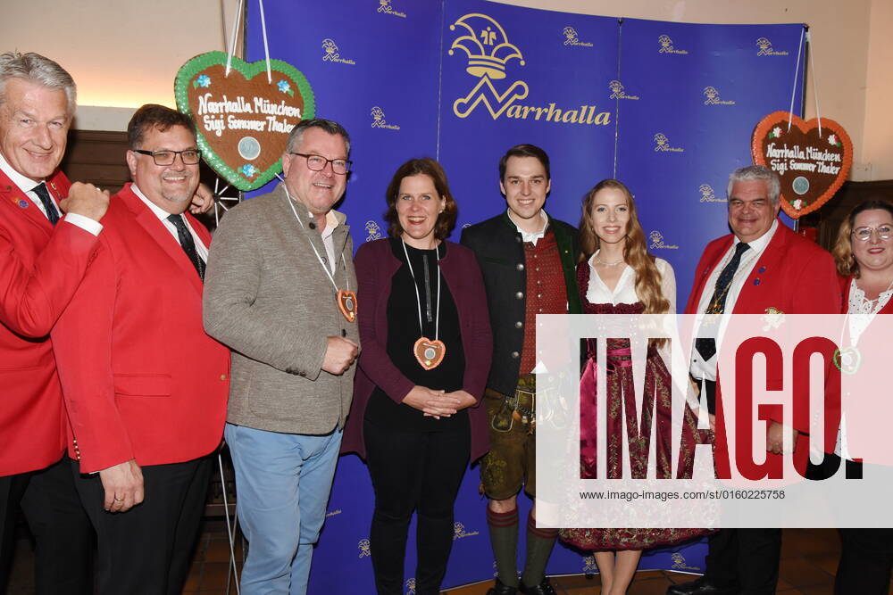 With Narrhalla Praesidium and Prince and Princess Josef Schmid MdL Verena Dietl Mayor of Munich 29 05 2011 Wirtshaus im Schlachthof Narrhalla Sigi Sommertaler Award 2022 Munich