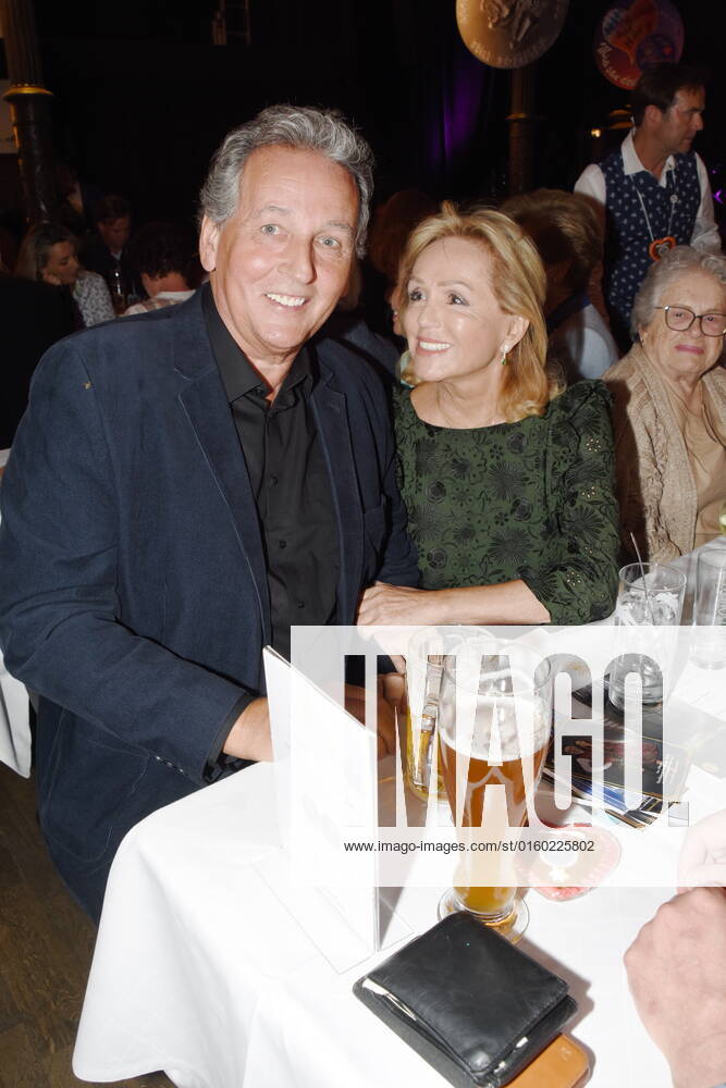 Altfried Schumacher Marian Schulz Publisher Munich 29 05 2011 Wirtshaus im Schlachthof Narrhalla Sigi Sommertaler Award 2022 Munich