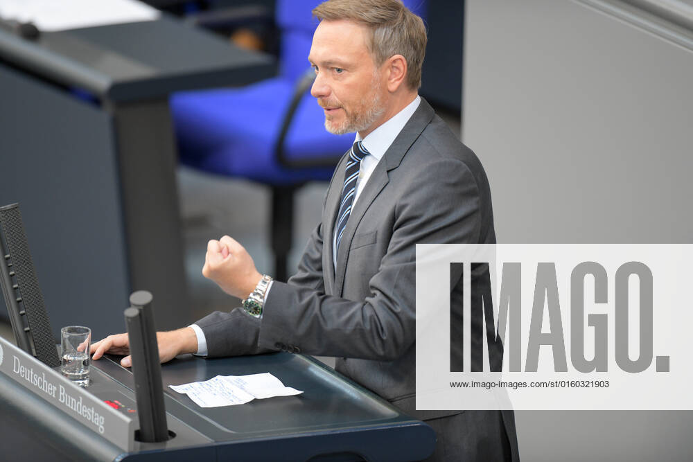 Berlin, Germany 31 May 2022 39 Session of the German Bundestag 2022 In the picture Federal Minister of Finance Christian Lindner FDP at the lectern with clenched fist German Bundestag Berlin