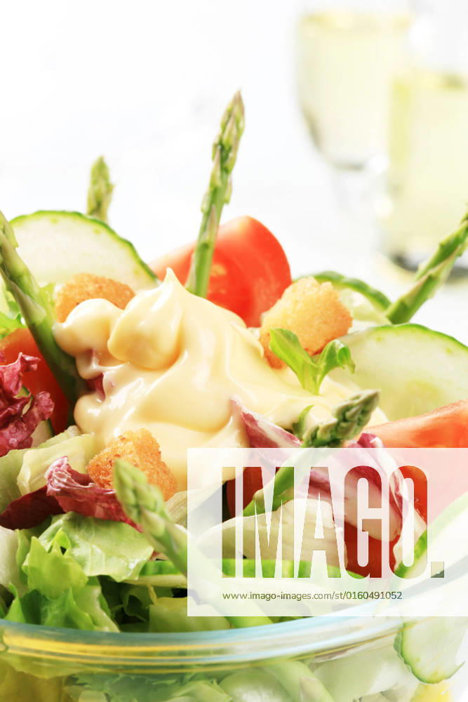Bowl of fresh vegetable salad - detail , 21103492.jpg, detail, portion, one, bowl, meal, gourmet, food, vegetarian, supper, lunch, appetizer, snack, refreshing, low fat, diet, nutrition, healthy, fresh, croutons, mayonnaise, salad dressing, greens, cucumber, chicory, asparagus, lettuce, tomato, vegetable, savory, mixed, salad,