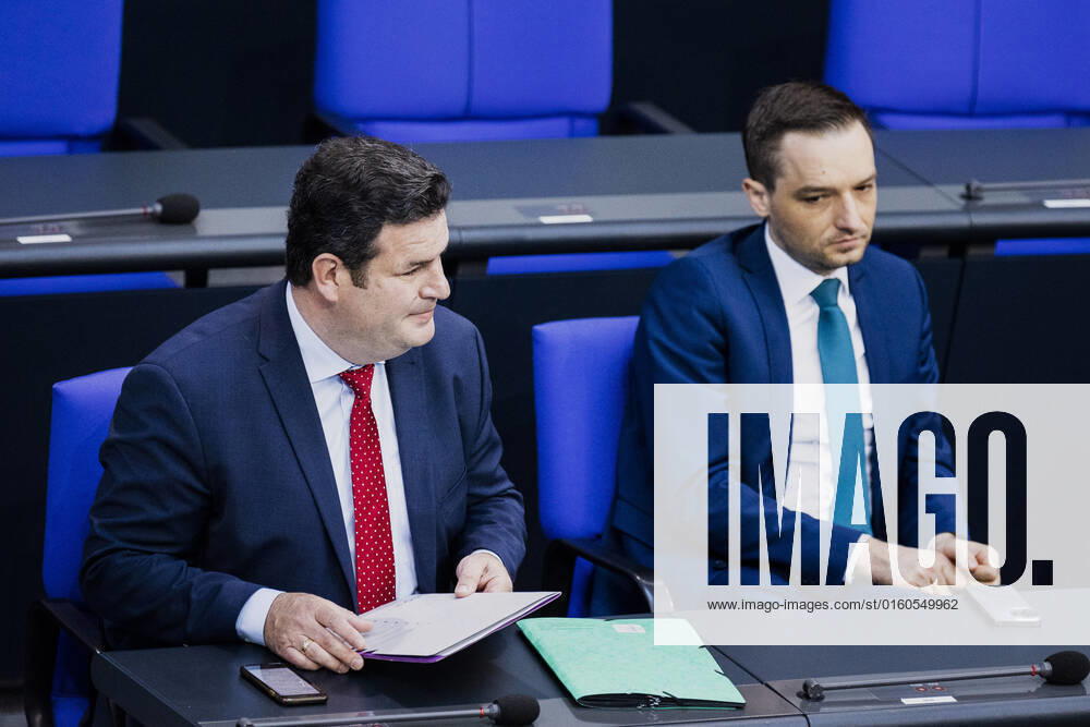 L R Hubertus Heil SPD , Federal Minister of Labor and Social Affairs, and Benjamin Strasser FDP , Parliamentary State Secretary at the Federal Ministry of Justice, photographed during the session of the German Bundestag in Berlin, 03 06 2022 Berlin Germany