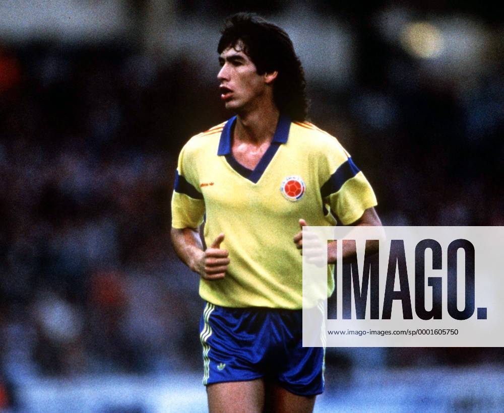 Andres Escobar (Kolumbien) - Fußball Länderspiel Herren Länderspiel 1988, Nationalmannschaft, Nationalteam, Nationaltrikot Einzelbild London