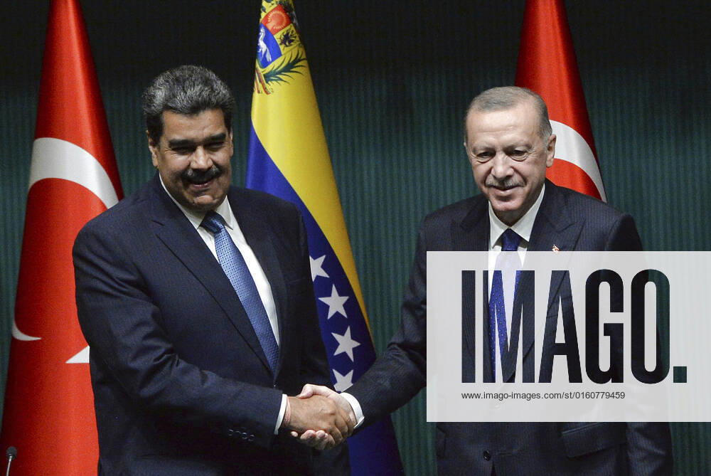 (220608) -- ANKARA, June 8, 2022 -- Turkish President Recep Tayyip Erdogan (R) shakes hands with Venezuelan President Nicolas Maduro at a joint press conference in Ankara, Turkey, on June 8, 2022. Turkish President Recep Tayyip Erdogan and his visiting Venezuelan counterpart Nicolas Maduro on Wednesday pledged to enhance cooperation between the two countries. (Photo by Xinhua) TURKEY-ANKARA-PRESIDENT-VENEZUELA-PRESIDENT-MEETING MustafaxKaya