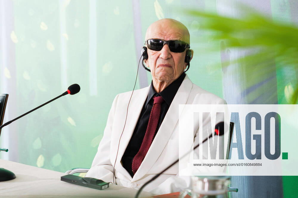 Alex Katz attends the opening of the exhibition Alex Katz , at the Museo Nacional Thyssen-Bornemisza in Madrid. The museum presents for the first time in Spain a retrospective on the American painter Alex Katz, one of the leading figures in the history of American art of the twentieth century and precursor of pop art, which is still active. Madrid Spain - ZUMAs197 20220610_zaa_s197_053