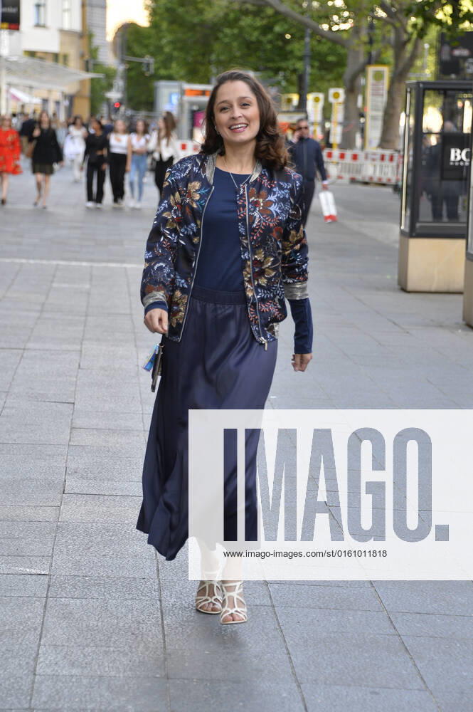 Sarah Everything Arrival to the German Drama Award Dinner Hotel ZOO Berlin 14 June 2022