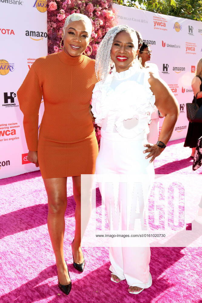 LOS ANGELES - JUN 14: Tiffany Haddish, Thyonne Gordon at the 2022 YWCA Greater Los Angeles Phenomenal Woman Awards at the You Tube Theater on June 14, 2022 in Los Angeles, CA Los Angeles USA - ZUMAb170 20220614_zap_b170_001
