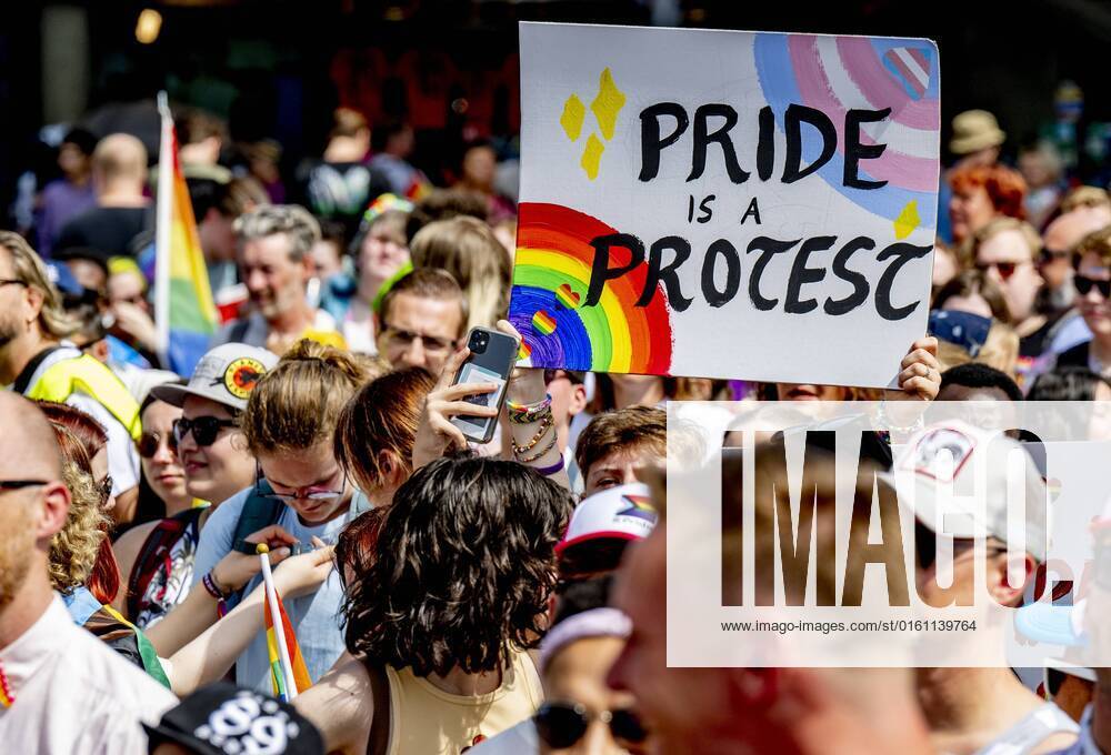 2022 06 18 11 39 50 ROTTERDAM The Pride March traditionally moves through the city during Pink Saturday This year s event will be held in Rotterdam with a march, information market and performances that reflect on the emancipation of the LGBTQ community ANP ROBIN UTRECHT netherlands out belgium out