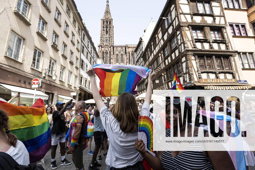 Marche des Fiertes LGBT+ a Strasbourg NEWS: Marche des Fiertes LGBT+, Strasbourg - 18-06-2022 ElyxandroCegarra Panoramic