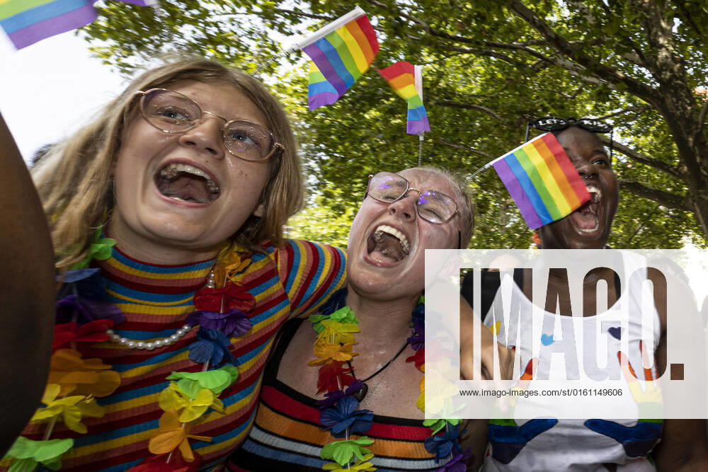 Marche des Fiertes LGBT+ a Strasbourg NEWS: Marche des Fiertes LGBT+, Strasbourg - 18-06-2022 ElyxandroCegarra Panoramic