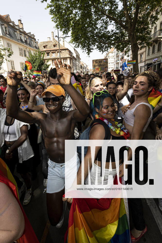 Marche des Fiertes LGBT+ a Strasbourg NEWS: Marche des Fiertes LGBT+, Strasbourg - 18-06-2022 ElyxandroCegarra Panoramic