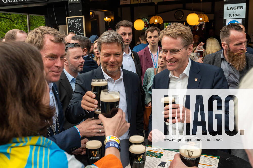 Kiel, Germany, 18 June 2022, The Kiel Week 2022 is opened With Prime Minister Daniel Günther Glasen and Federal Minister of Economics Robert Habeck Typhonsignel Leinen los and other prominent guests and about 10 000 visitors, the opening took place on the town hall square