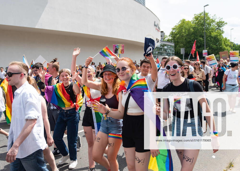 Oldenburg CSD Northwest in Oldenburg, 18 06 2022 Around 9,000 people demonstrated for sexual and gender diversity during Christopher Street Day in Oldenburg CSD Northwest in Oldenburg