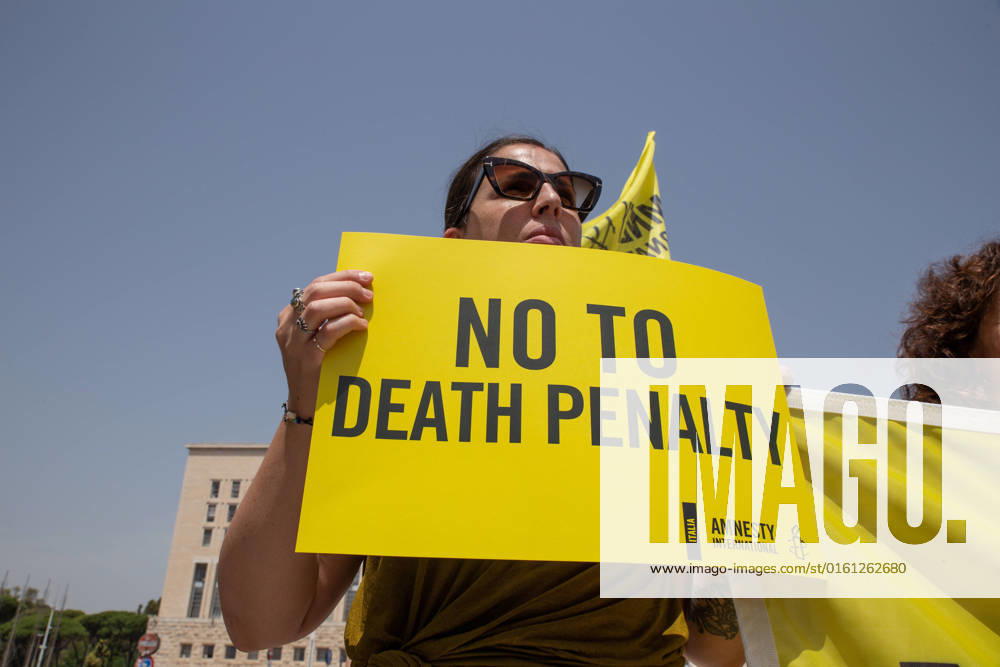 Italy: Protest against death sentences in Myanmar Amnesty International activists in front of Foreign Ministry in Rome protest against four death sentences announced by military authorities of Myanmar. Roma RM Italy