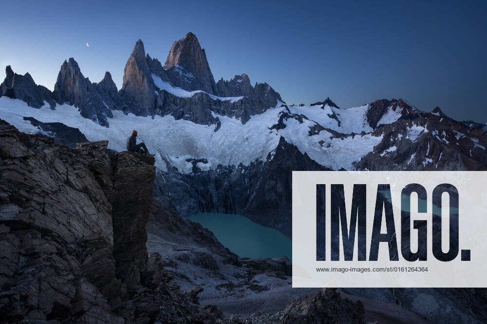 A view of the lake dotting the base of the Fitzroy massif, Lagun Argentina, Santa Cruz Province, El Chaltén CR_GASU220512-978206-01 ,model released, Symbolfoto