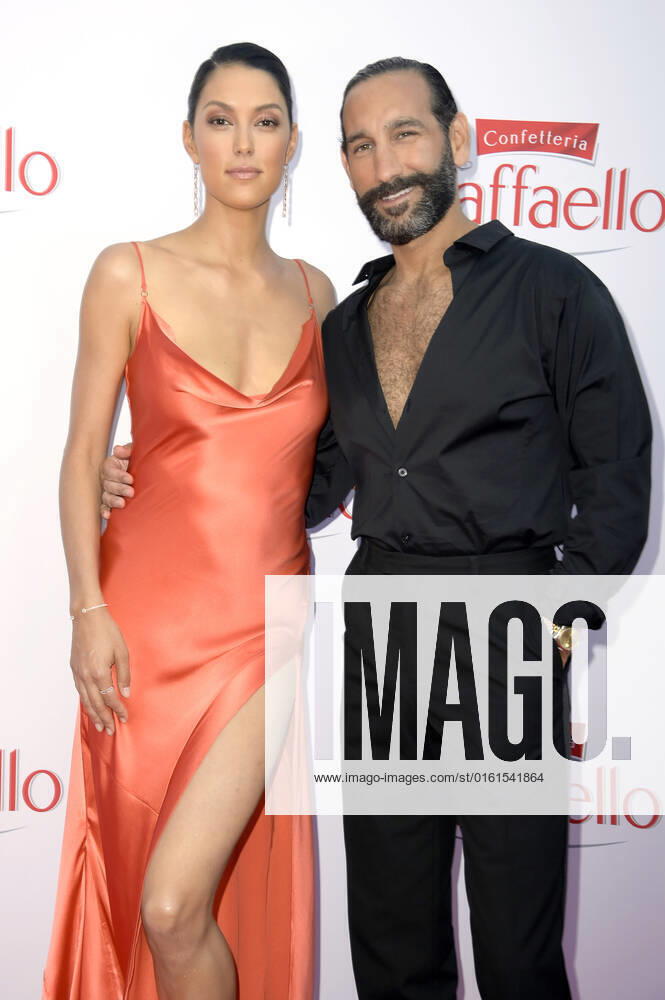 Rebecca Mir and Massimo Sinato at the Raffaello Summer Day 2022 at the Königliche Porzellan Manufaktur Berlin, 23 06 2022 Foto:xF.xFuturexImage