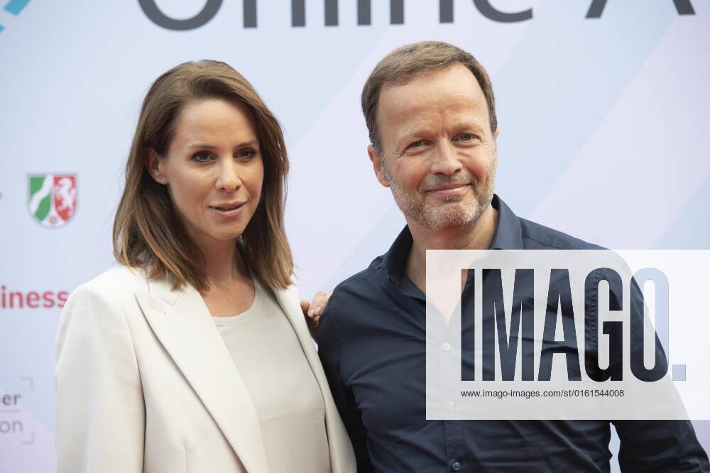 Natalie AMIRI, presenter, Georg RESTLE, presenter, ,,Monitor,, ARD WDR red carpet, red carpet show, presentation of the Grimme Online Awards 2022 on 23 06 2022 in the Flora Koeln,