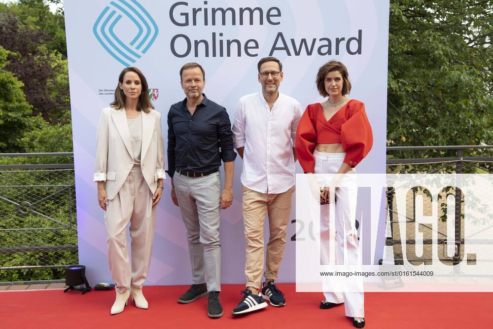 From left Natalie AMIRI, presenter, Georg RESTLE, presenter, ,,Monitor,, ARD WDR , Simon BEECK, presenter, Marie NASEMANN, actress, red carpet, red carpet show, presentation of the Grimme Online Awards 2022 on 23 06 2022 in the Flora Koeln,