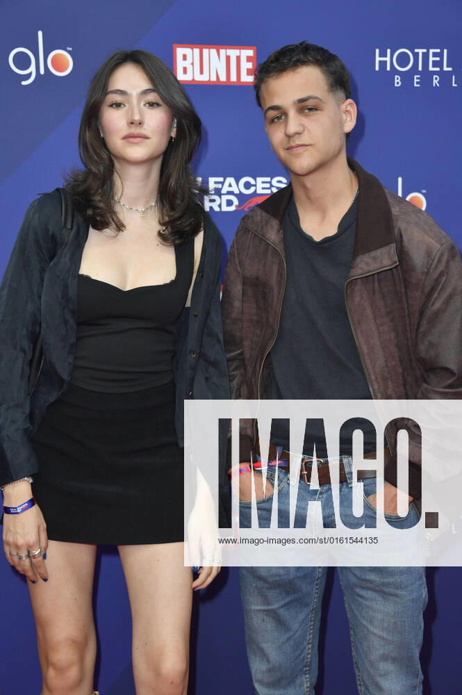 Emily Kusche with company at the Bunte New Faces Awards Film 2022 at the Delphi Filmpalast Berlin, 23 06 2022 Foto:xN.xKubelkax xFuturexImage