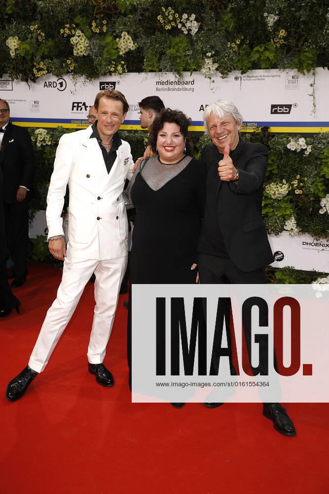 Alexander Scheer, Meltem Kaptan and Andreas Dresen arriving for the German Film Award ceremony on 24 06 2022 in Berlin German Film Award 2022 in Berlin Arrival Red Carpet
