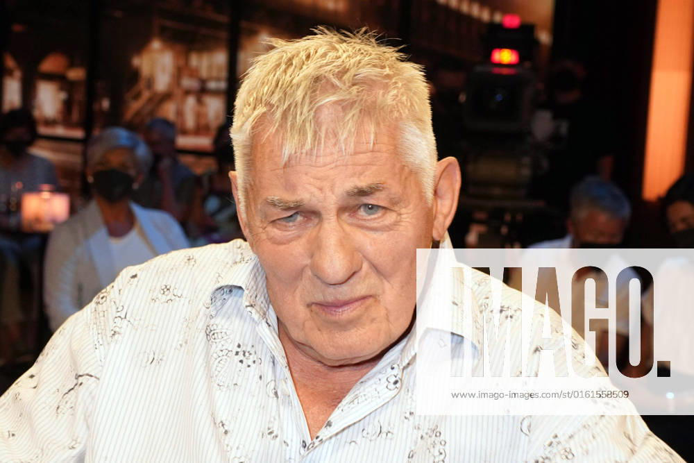 Heinz Hoenig at the MDR rbb talk show Riverboat in Studio A at the rbb television center Berlin Berlin, 24 06 2022 Foto:xT.xBartillax xFuturexImage