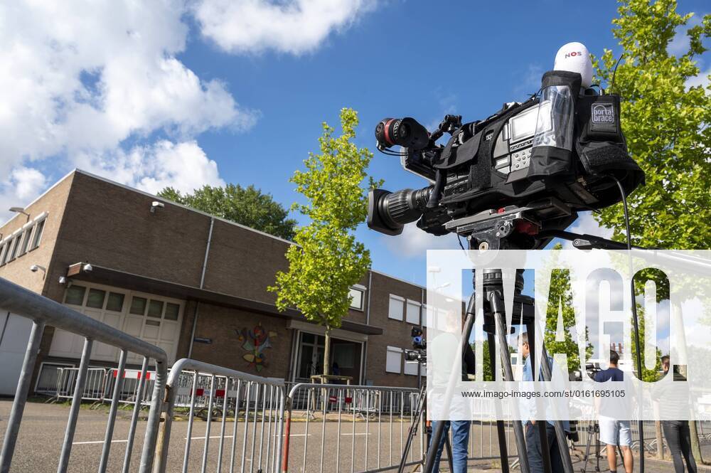 2022 06 28 08 30 19 AMSTERDAM Media at the court bunker prior to the closing argument in the Marengo sample trial The trial revolves around six liquidations and a series of attempts to do so ANP EVERT ELZINGA netherlands out belgium out