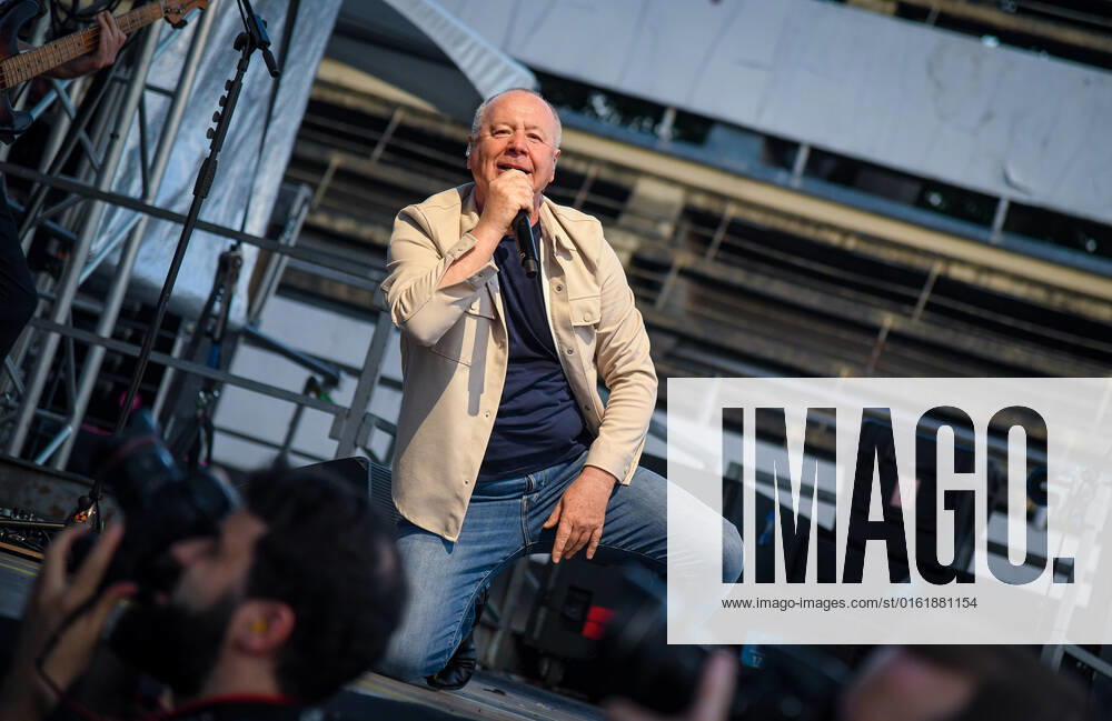 Scottish band Simple Minds performs in Zagreb Jim Kerr, lead singer of Scottish band Simple Minds performs during a concert at SRC Salata, in Zagreb, Craotia, on June 30, 2022. JosipxRegovic PIXSELL