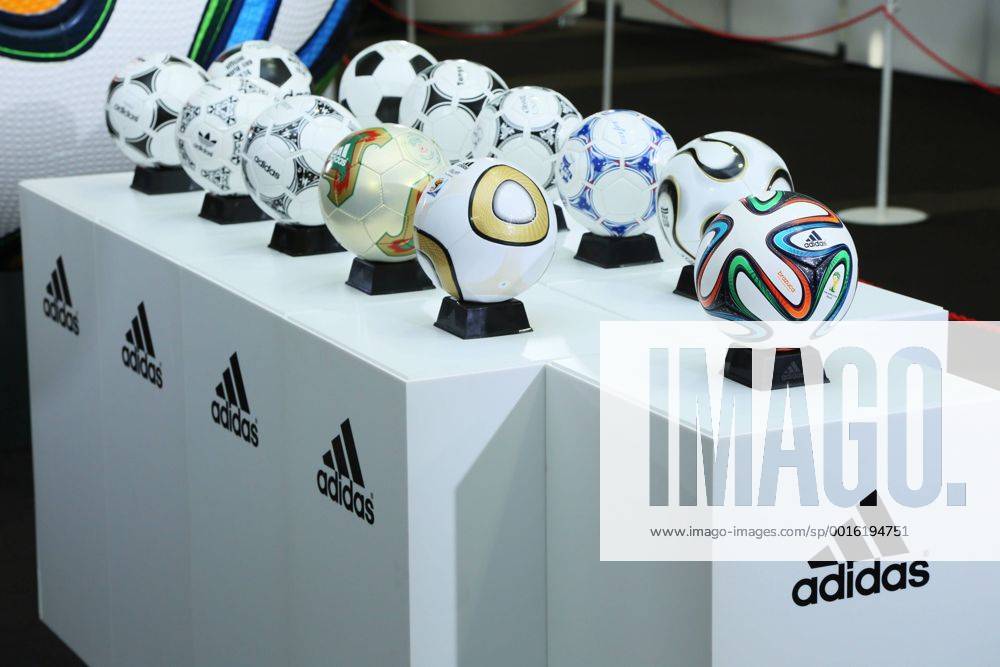 : FIFA World Cup Trophy Tour at Shibuya in Tokyo, Japan. NOxTHIRDxPARTYxSALES. (umqa011379)