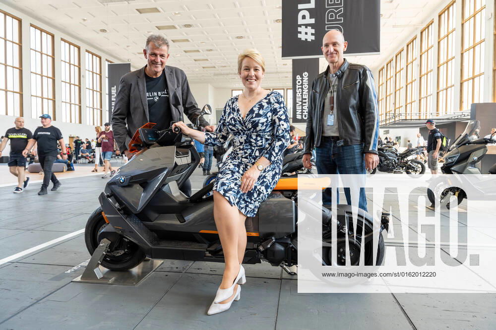 Berlin,Germany,GER,the BMW Motorrad Days 2022 at the Messegelände Funkturm Summer Garden Franziska Giffey Governing Mayor of Berlin is on site Press tour BMW CE 04 is an electric emission-free scooter