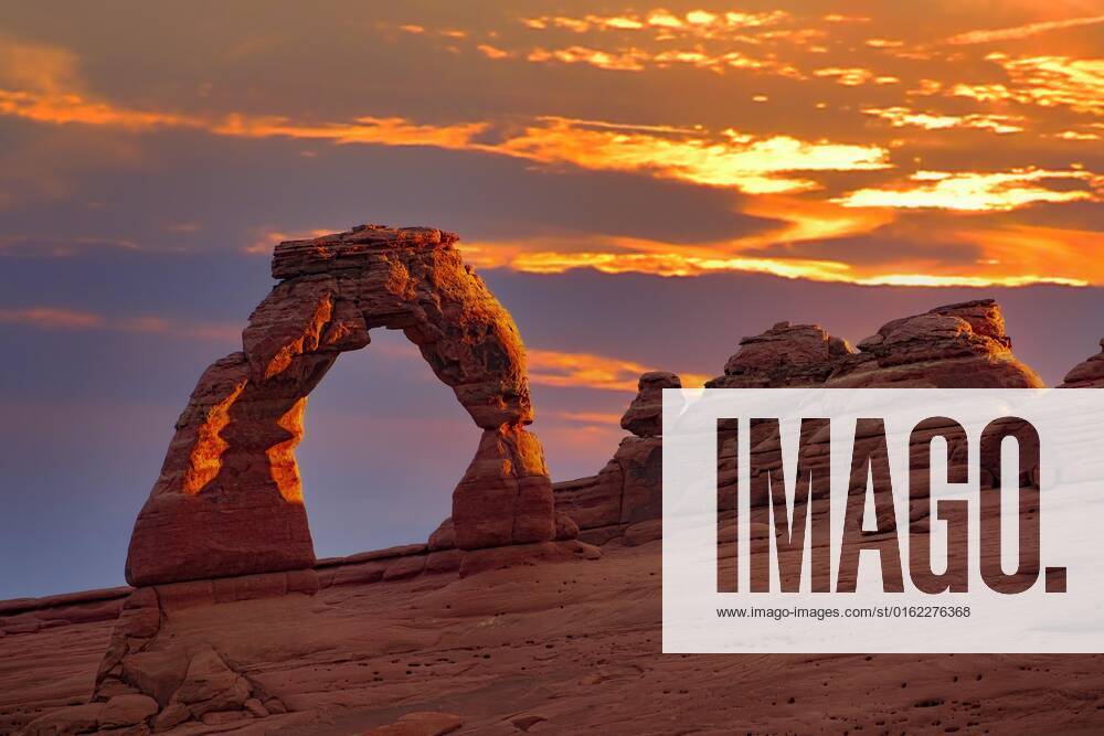 Delicate Arch Arch of rock at Sunset, Arches national park, Utah, UNITED STATES, North America