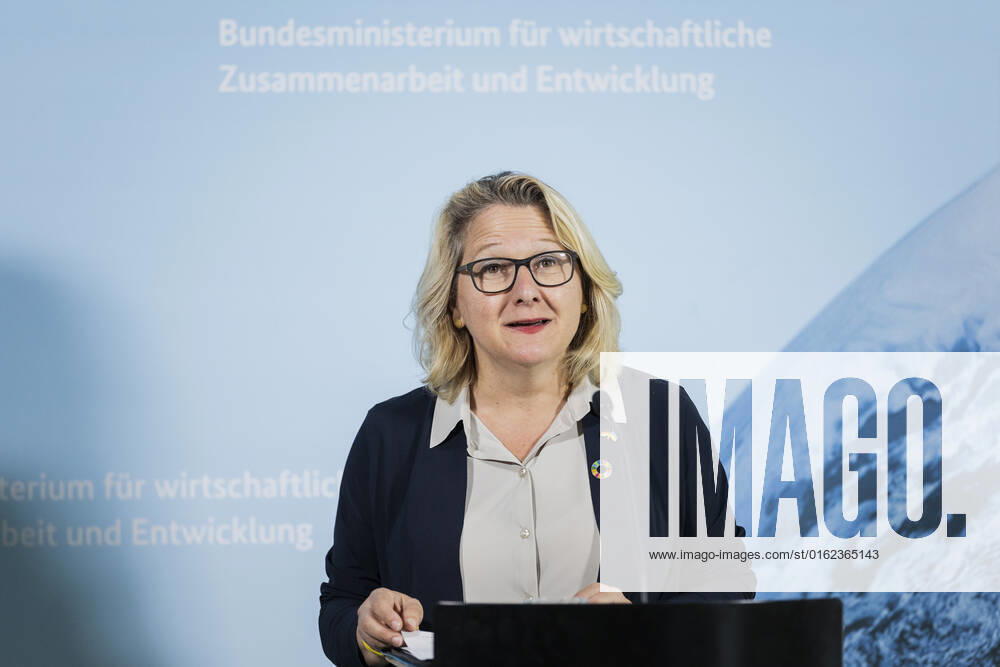 Svenja Schulze SPD , Federal Minister for Economic Cooperation and Development, recorded during a press conference before a conference to exchange with municipalities on the situation in Ukraine, Berlin, 06 07 2022 Berlin Germany