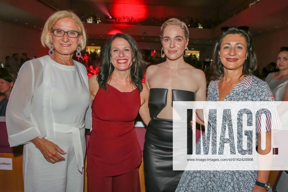 Grafenegg Lower Austria, Austrian Film Award 2022, award gala d Academy of Austrian Film in the picture Provincial Governor Johanna Mikl Leitner, Katharina Albrecht Stadler, Verena Altenberger, StR Veronica Kaup Hasler, Austrian Film Award 2022.