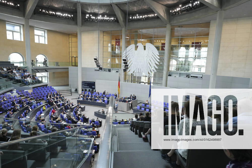 German Bundestag, 48 plenary session symbol image, symbol photo of the plenary and session hall of the German Bundestag and parliament during a plenary session in the Reichstag building Berlin Berlin Germany