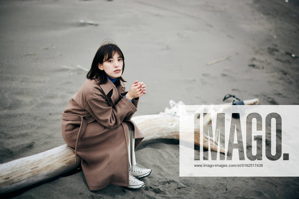 IMAGO Creative: Ende des Sommers Japanese woman portrait AFLO183585352 , 183585352.jpg, ,model released, Symbolfoto