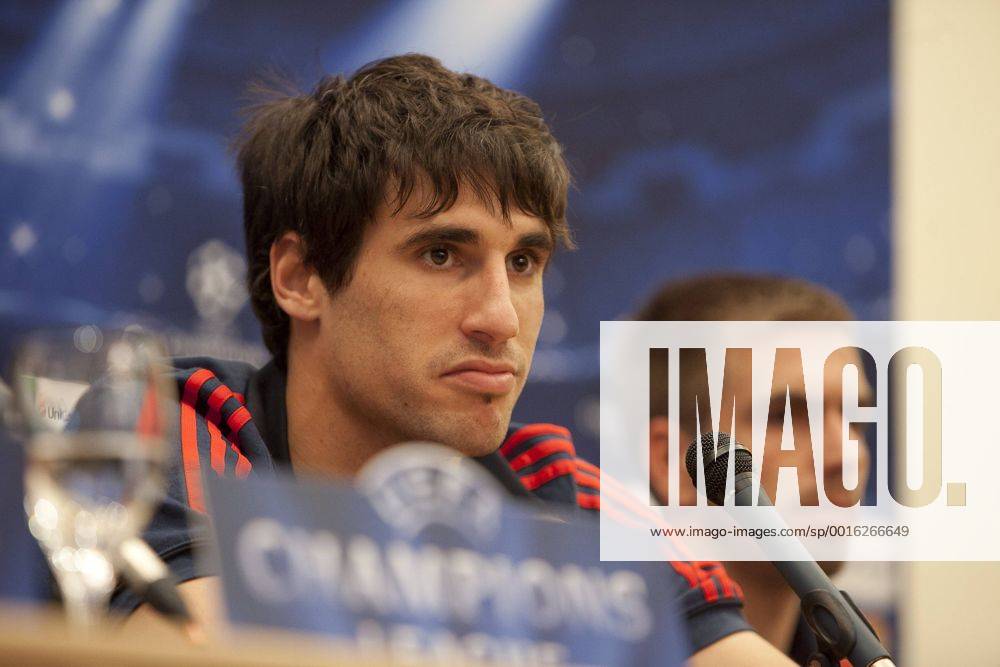 FC Bayern München s Javier Martinez and Philipp Lahm attends Press Conference at Intercontinental Hotel in Madrid, Spain. April 22, 2014. (20140422196)