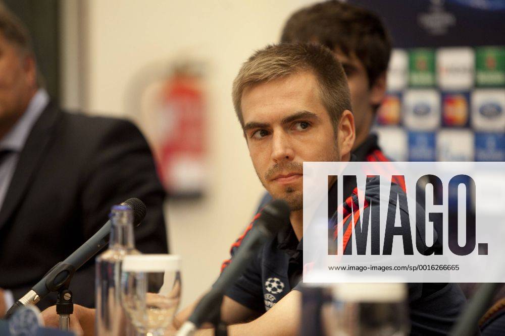 FC Bayern München s Javier Martinez and Philipp Lahm attends Press Conference at Intercontinental Hotel in Madrid, Spain. April 22, 2014. (20186920)