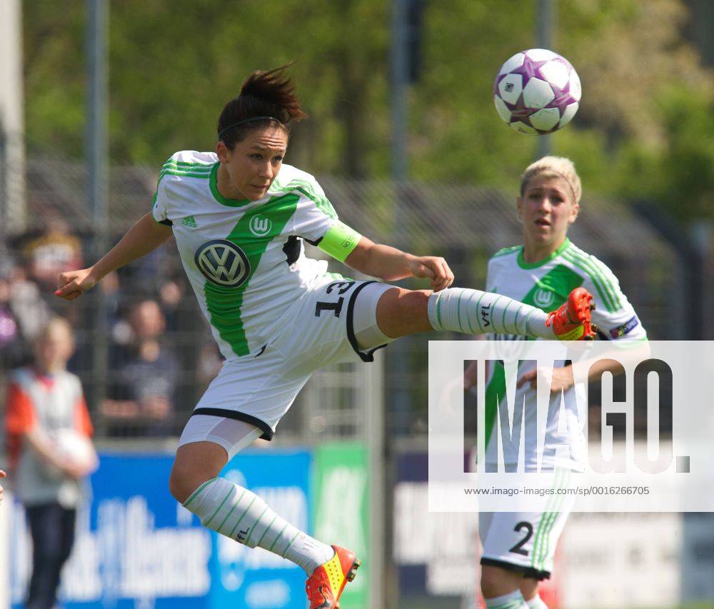 Fussball Potsdam 19.04.2014 Champions League der Frauen Damen Saison 2013 2014 Halbfinale, Hinspiel Turbine Potsdam - VFL Wolfsburg 0:0 Nadine Keßler Kessler (Wolfsburg, No.13)