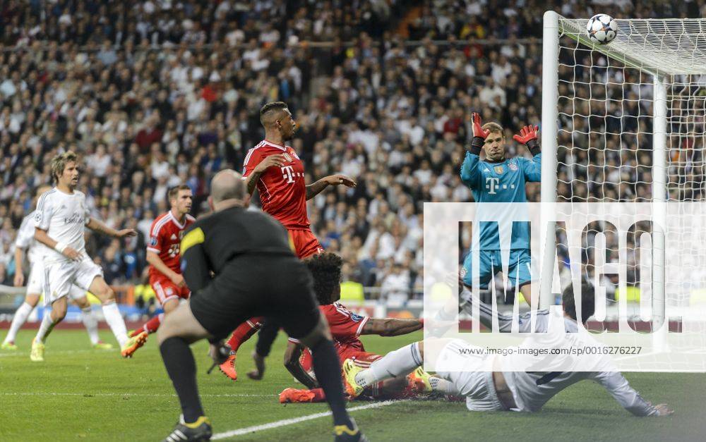 First leg of 1 2 Champions League match between Real Madrid and Bayern Munich. In this picture, Gareth Bale, Jerome Boateng, Manuel Neuer. GxSOUTOx