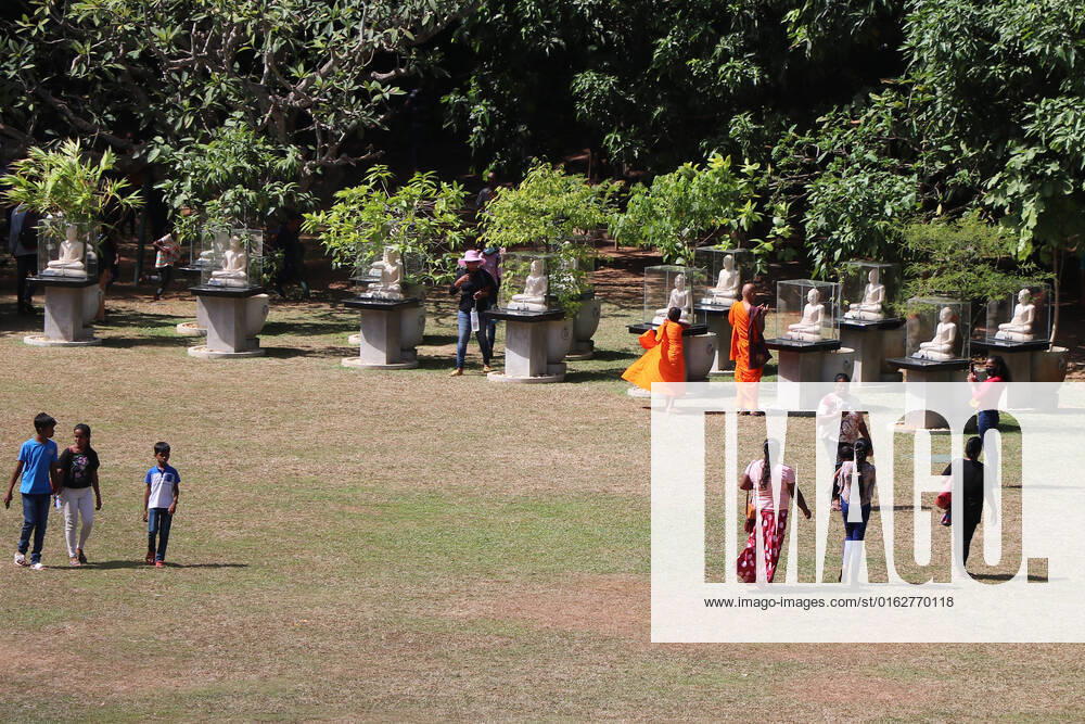 Three days after protesters stormed into President s House in Sri Lanka Thousands of people crowded the capital to take a look into the President s palace three days after protesters stormed into President s house in Colombo. Colombo Western Sri Lanka