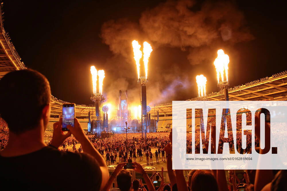 Six years after their last visit to Italy, and three years after the announcement of their return to our country with consequent postponements due to Covid, Rammstein finally went on stage last night, July 12, at the Stadio Olimpico Grande Turin