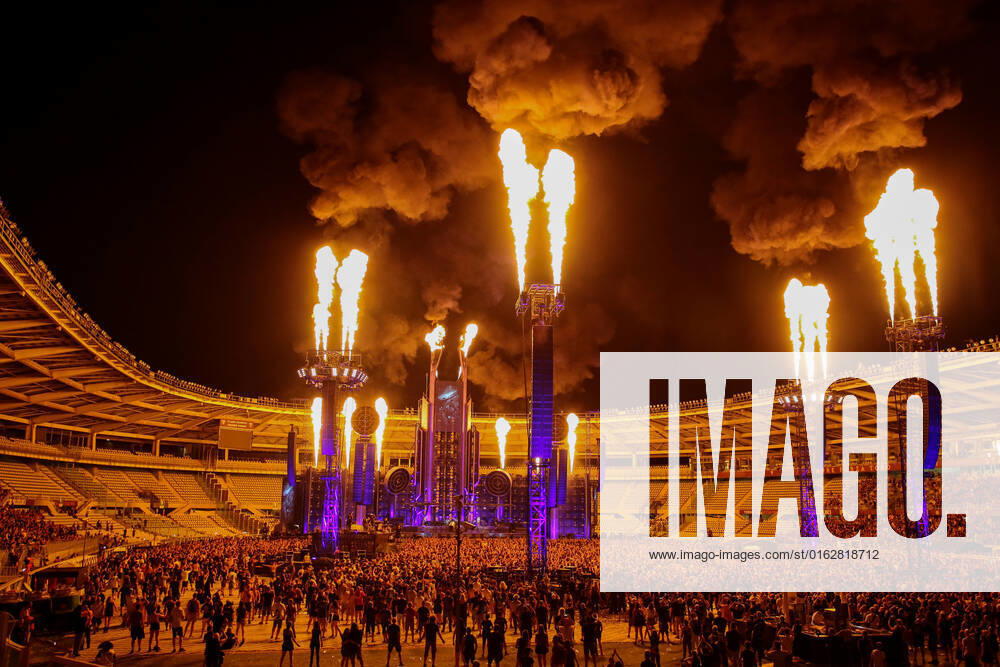 Six years after their last visit to Italy, and three years after the announcement of their return to our country with consequent postponements due to Covid, Rammstein finally went on stage last night, July 12, at the Stadio Olimpico Grande Turin