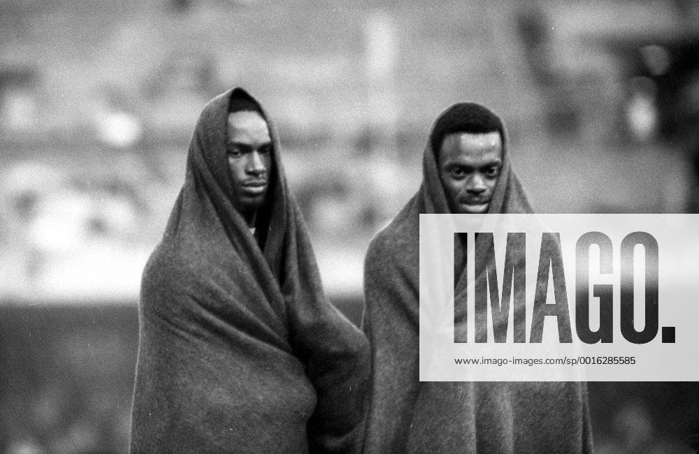 Bob Beamon (USA) und Victor Brooks (Jamaika)
