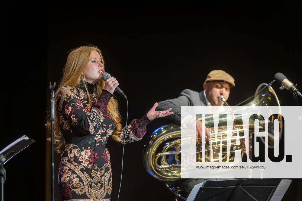 TrioVoyage Lausitz Rio and back a musical lyrical trip with the TrioVoyage on the stage of the Dresden Friedrichstadtt Palast The spe