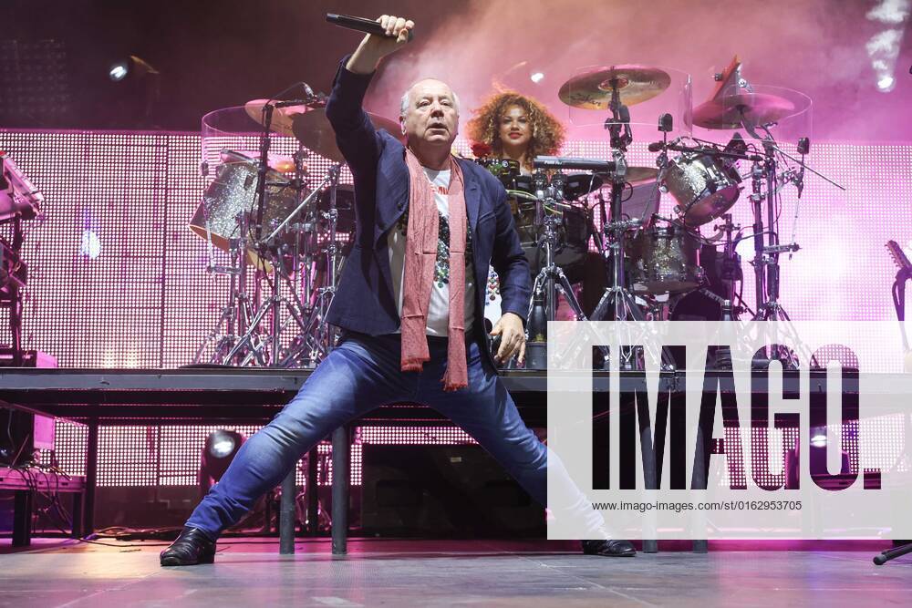 Jim Kerr vocal during Simple Minds 40 Years of Hits, Music Concert in Pistoia, Italy, July 15 2022