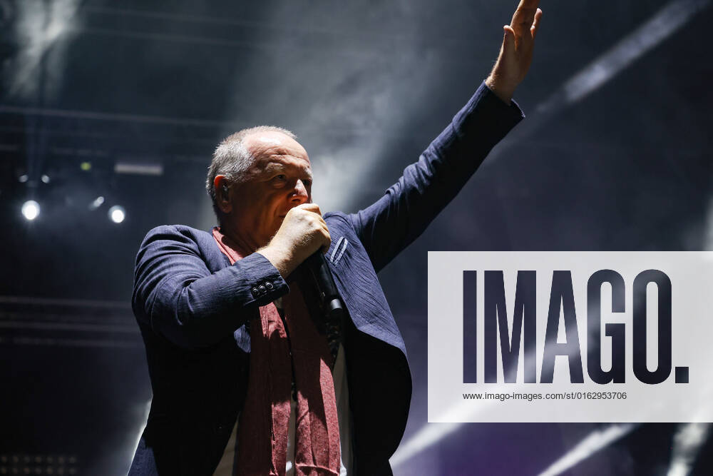 Jim Kerr vocal during Simple Minds 40 Years of Hits, Music Concert in Pistoia, Italy, July 15 2022